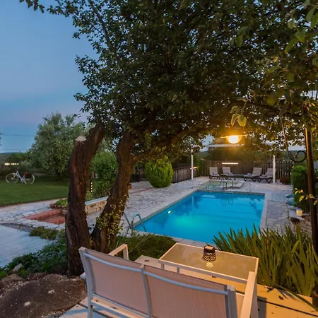 Vital Private Pool